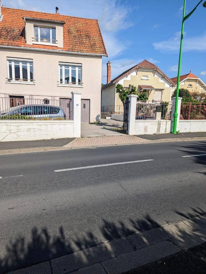 Studio 26 Vic-le-Comte Exterior foto